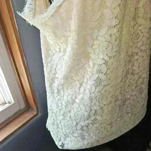 Berryou Womans Top - Picture 8 of 9